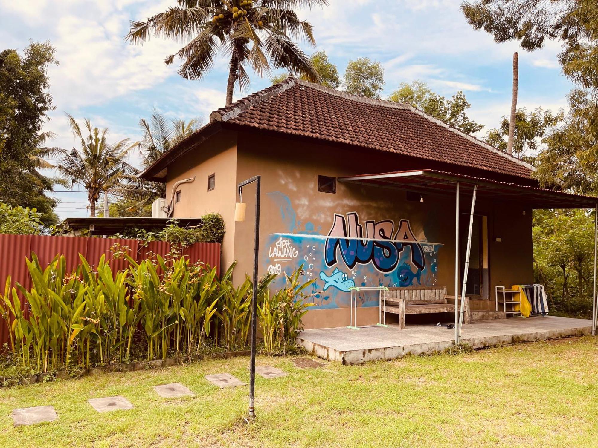 Pedidi Penida Hostel Batununggul Exterior photo